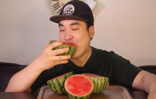 模仿韩国人吃瓜视频,瓜界新潮流来袭！