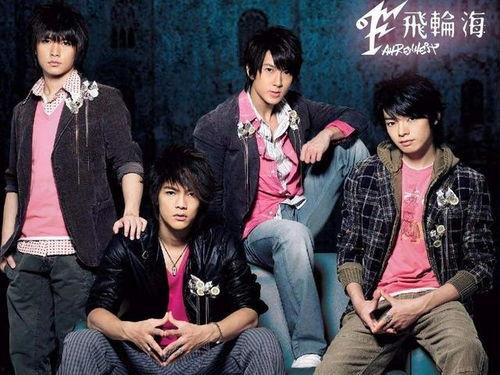 飞轮海队员吃瓜视频,网友直呼太真实！