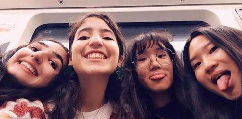 乐观的吃瓜小妞视频,揭秘快乐生活的秘诀