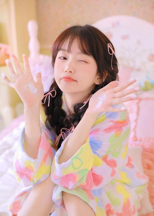 吃瓜三个女孩视频下载安装,揭秘“吃瓜女孩”视频下载与安装攻略