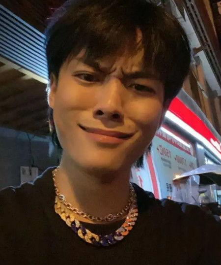 小杨哥吃蜜瓜视频在线观看,在线观看甜蜜瞬间  第3张