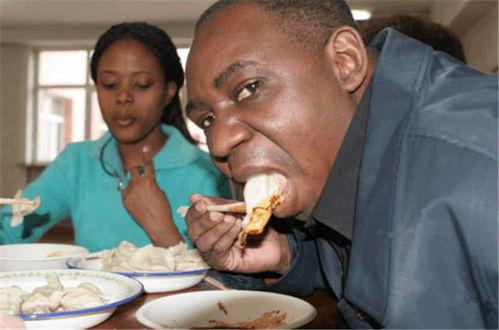 外国人吃生爬瓜视频,外国人挑战生吃爬瓜惊险体验 第2张 外国人吃生爬瓜视频,外国人挑战生吃爬瓜惊险体验 第2张