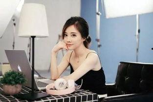 吊带姐全程吃瓜视频在线观看,笑料百出！  第3张