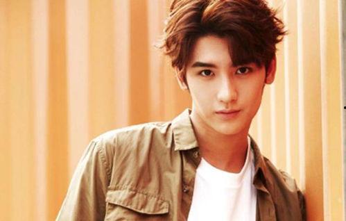 黄俊捷女友吃瓜视频播放,网友热议幕后真相